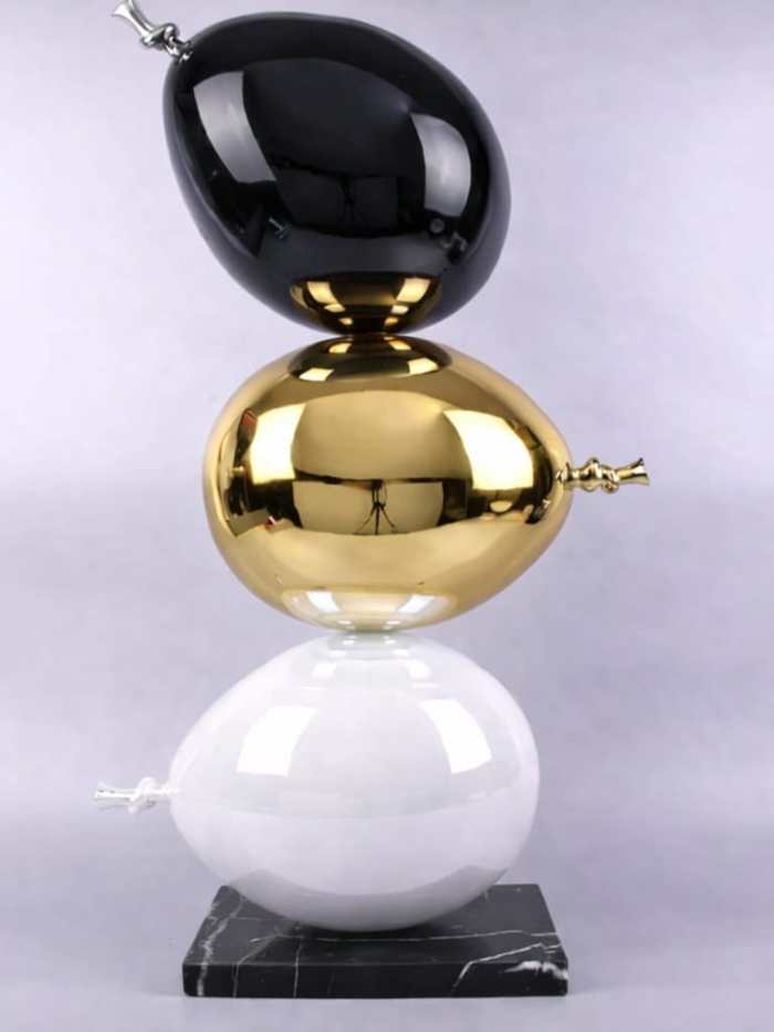 Marble Luxe Balloon Sculpture